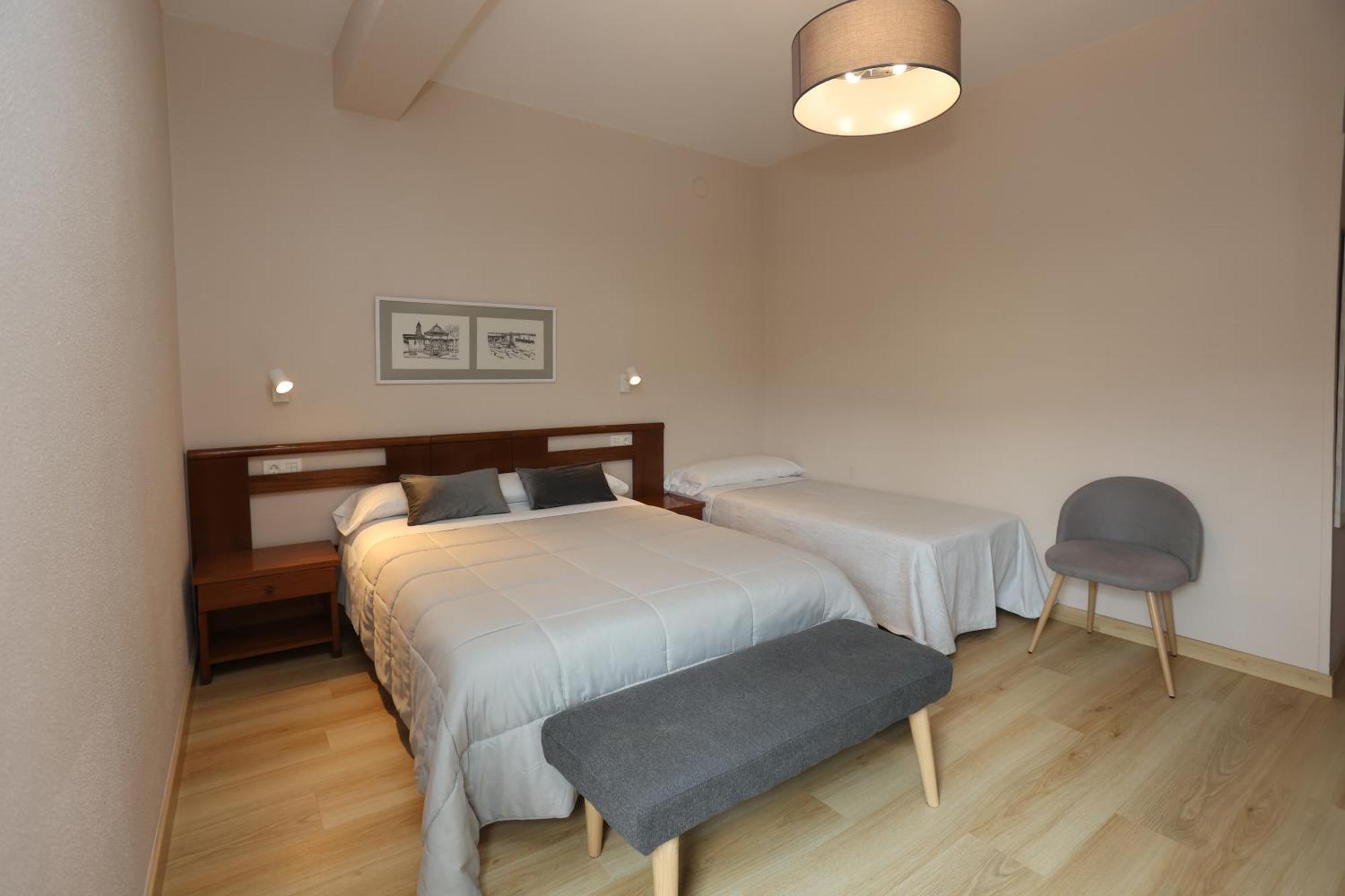 Hotel Ros Mary Ribadeo Bagian luar foto