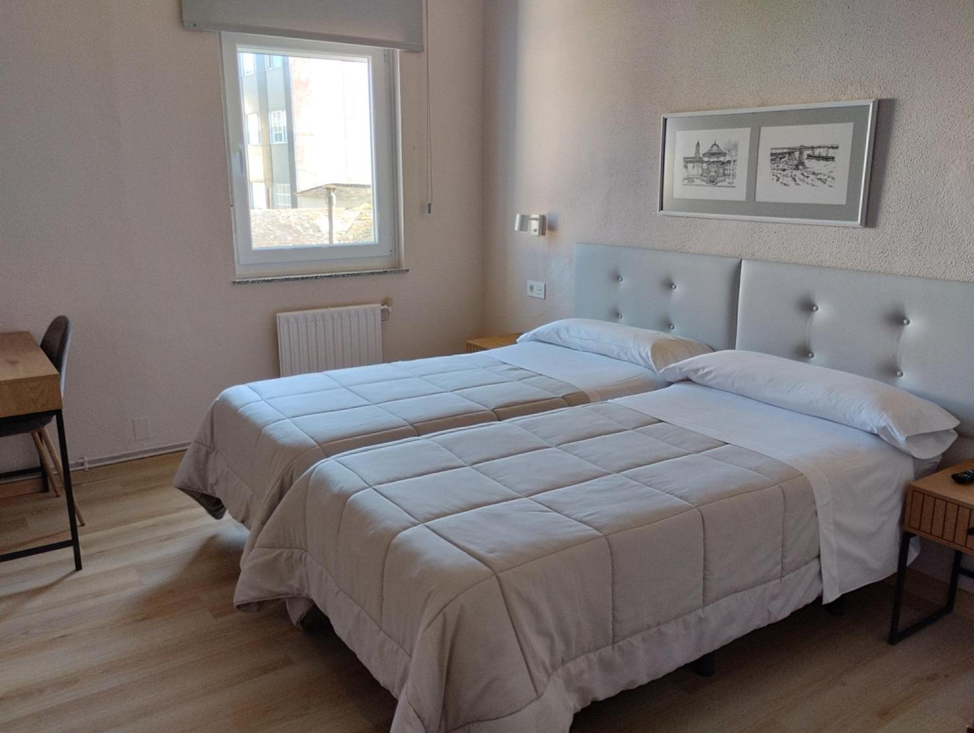 Hotel Ros Mary Ribadeo Bagian luar foto